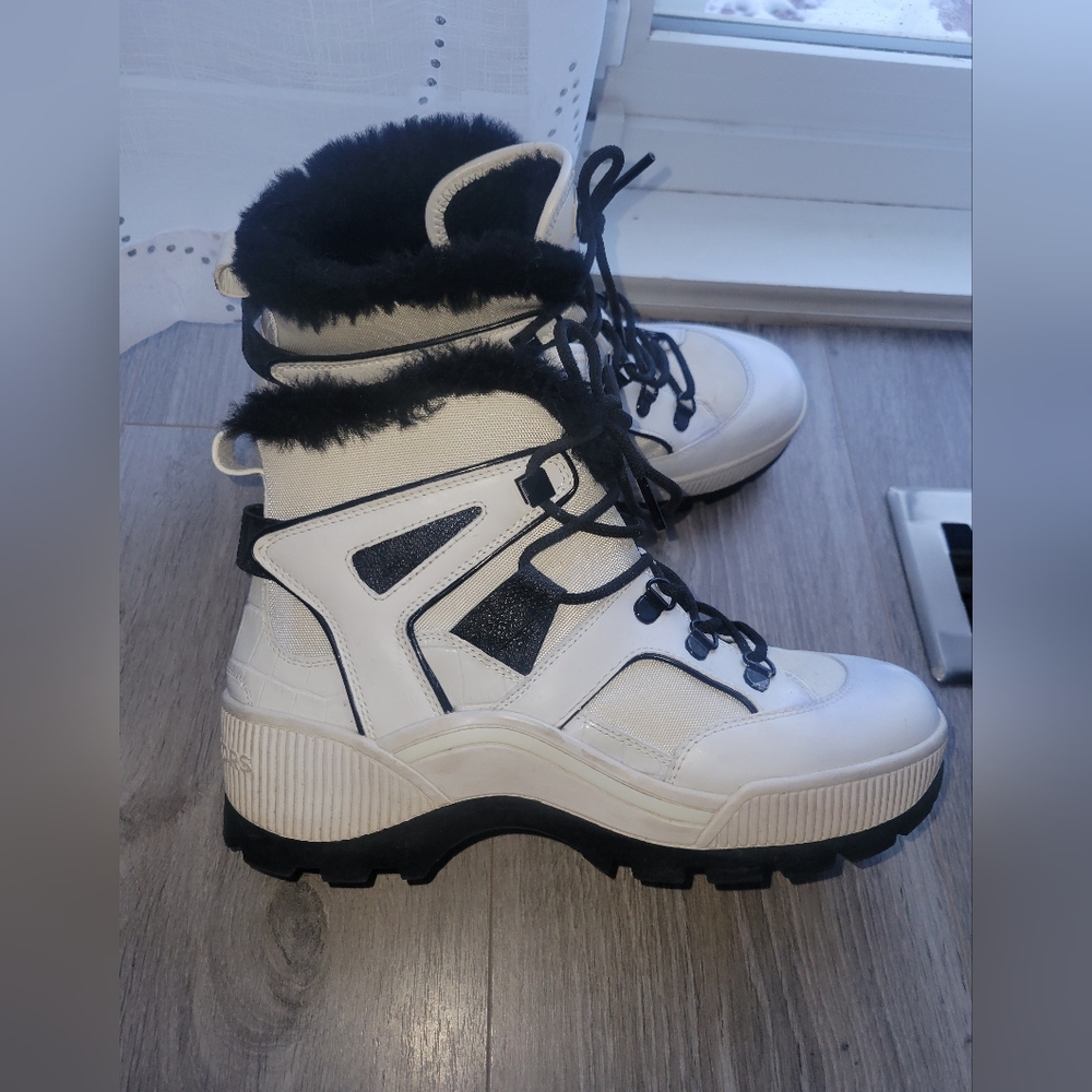 Michael Kors Winter Boots Size 8